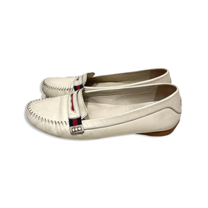 White leather loafer by Gucci.